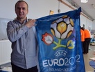 Firma z Wodzisawia szyje flagi na Euro 2012